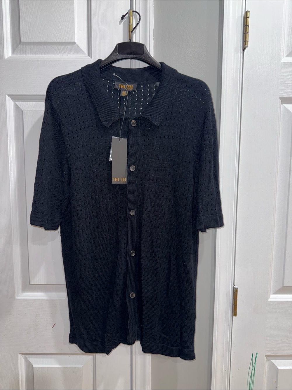 Truth Men’s Black Short-Sleeve Button Cardigan Shirt Jacket